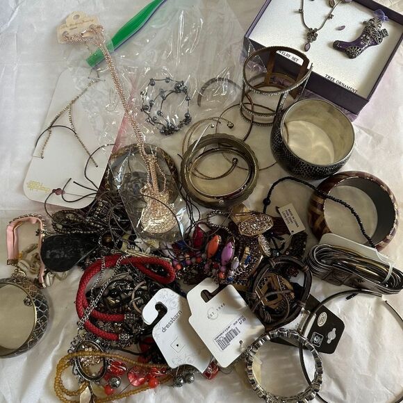 J408 Craft Bulk Bundle of Jewelry - Picture 1 of 6